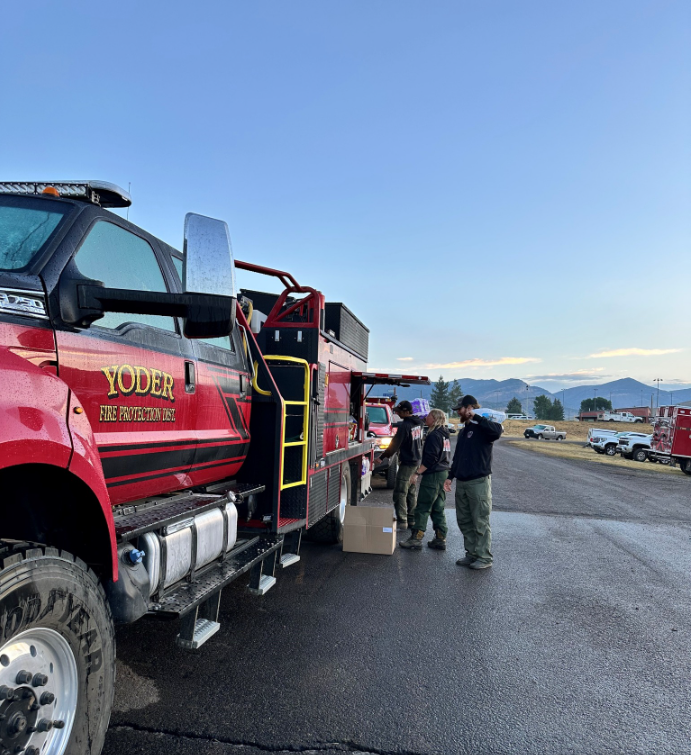 Lee Fire - truck with personnel loading equipment