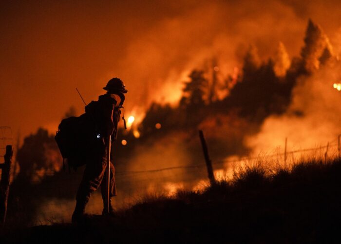 Wyoming Interagency Hotshot Crew conducts night operations on the Lee Fire. Photo by Wyoming IHC