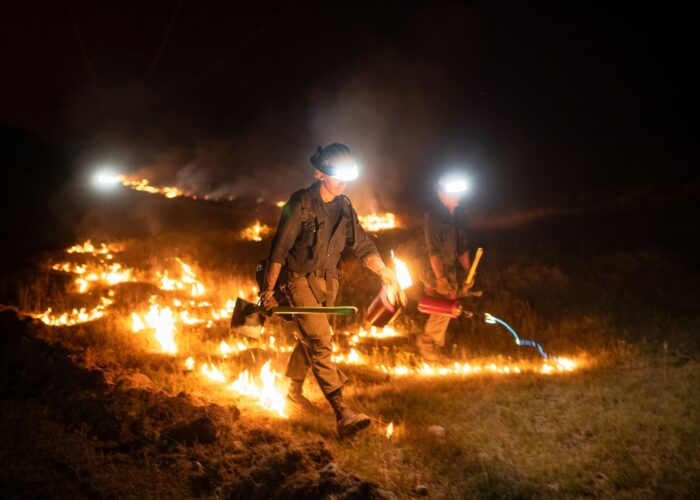 Wyoming Interagency Hotshot Crew conducts night operations on the Lee Fire. Photo by Wyoming IHC